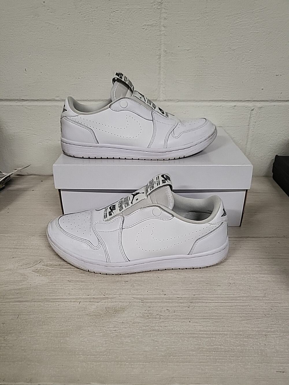 NEW NIKE AIR JORDAN RETRO 1 LOW SLIP Womens Sneakers Shoes WHITE size 9.5